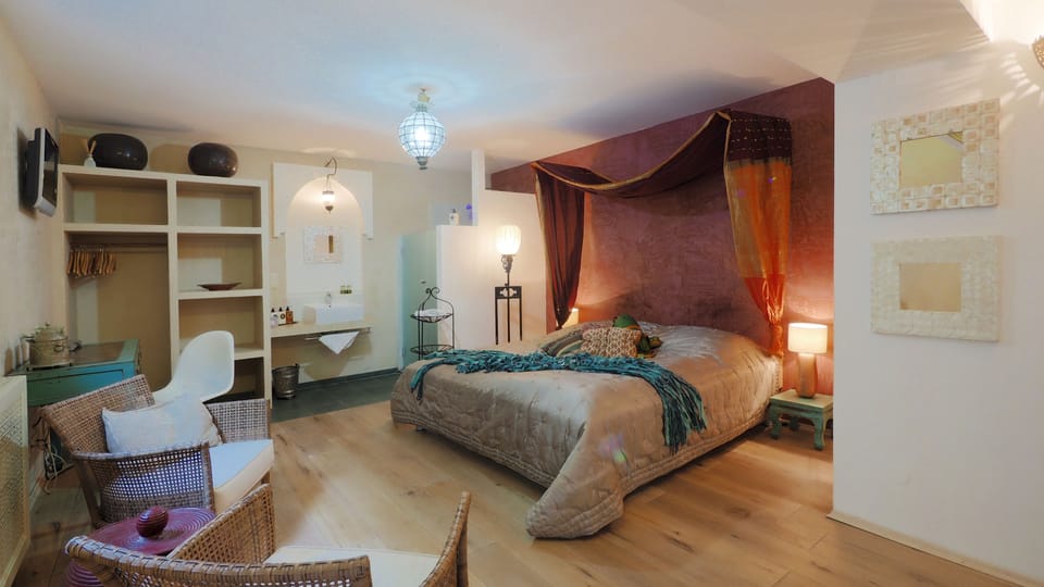 Comfort Room, 1 King Bed (Imagination) | Premium bedding, individually decorated, individually furnished, desk