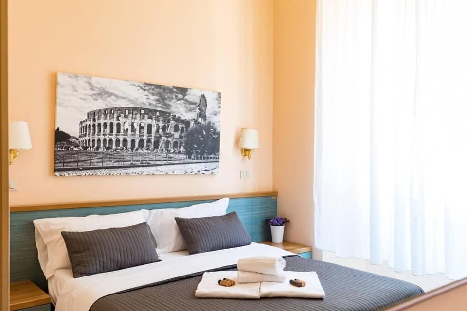 Double or Twin Room | Desk, soundproofing, free WiFi, bed sheets