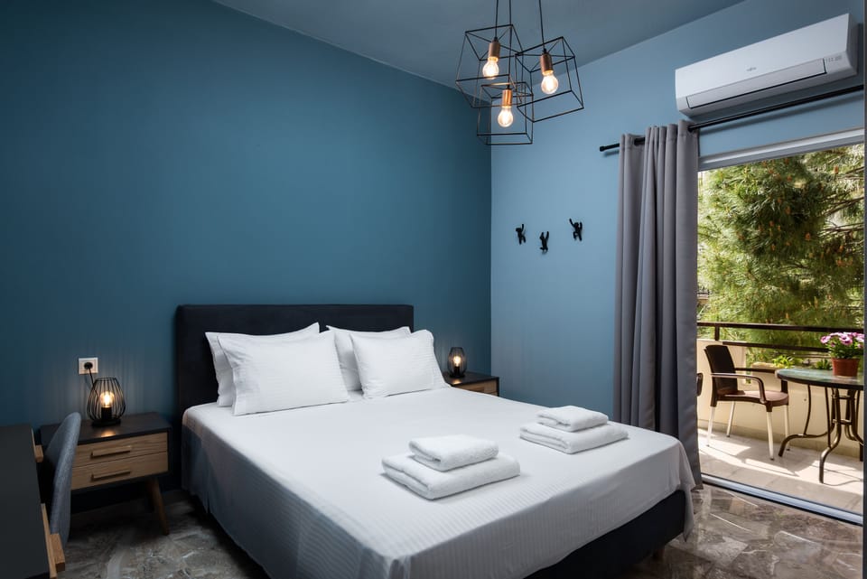 Deluxe Apartment | 2 bedrooms, premium bedding, desk, blackout drapes