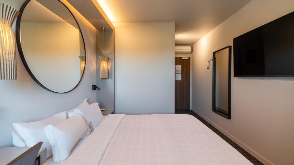 Superior Room, 1 Double Bed | Memory foam beds, desk, blackout drapes, soundproofing