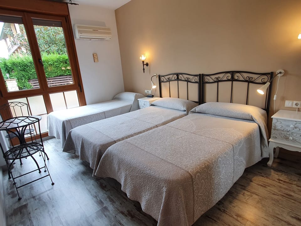 Cabin | In-room safe, free WiFi, bed sheets