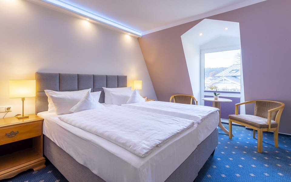 Double Room | Hypo-allergenic bedding, minibar, in-room safe, desk