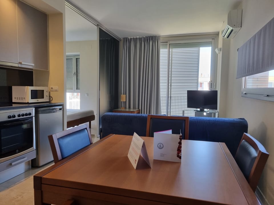 Apartment, Multiple Beds (for 3 people) | Dining room