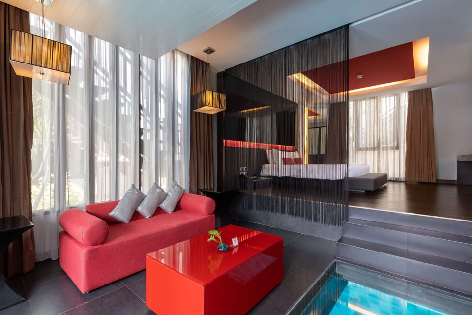 Grand Double Room, Pool Access | Minibar, in-room safe, desk, soundproofing