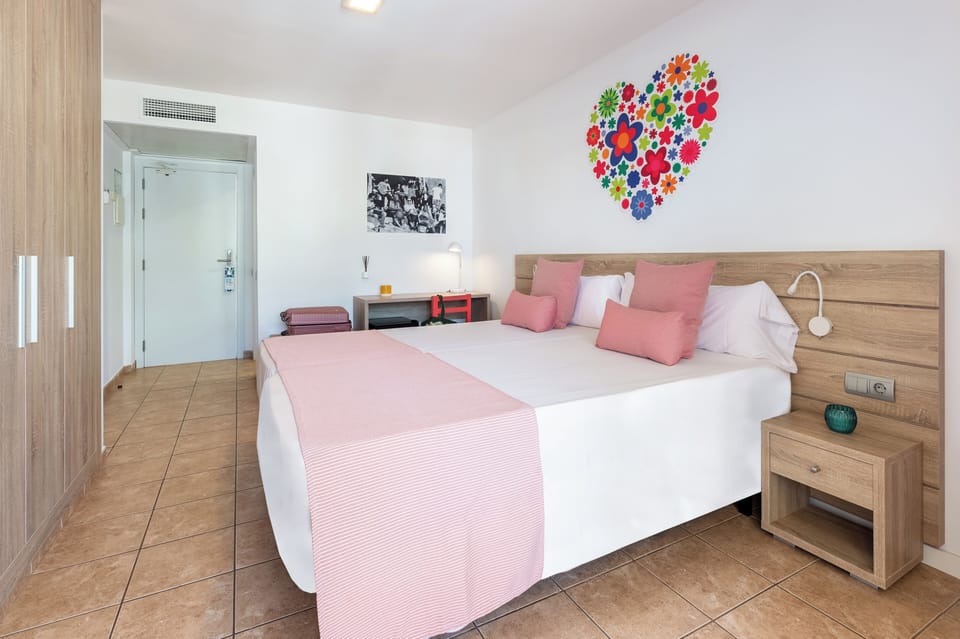 In-room safe, desk, blackout drapes, iron/ironing board (on request)