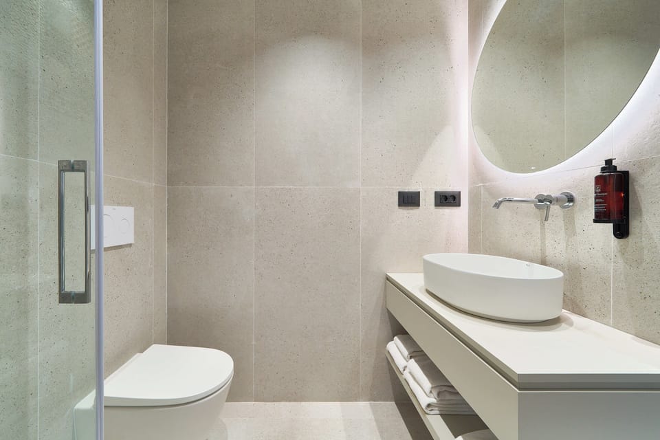 Superior Double Room, Terrace | Bathroom | Shower, hair dryer (on request), towels