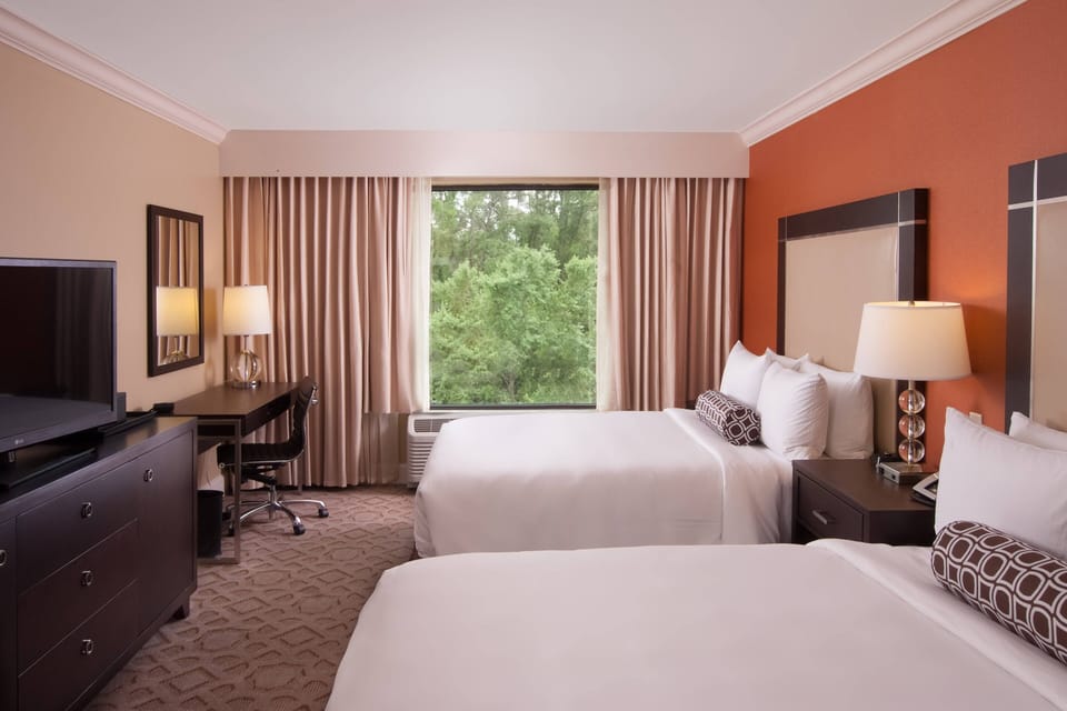 Premium bedding, in-room safe, individually decorated, desk