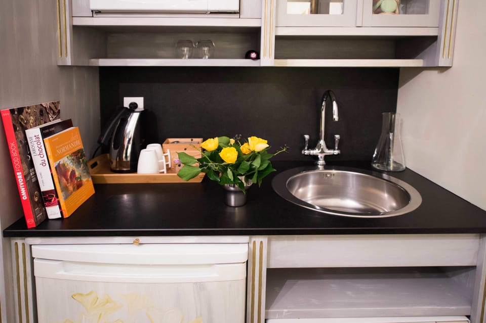 Egyptian cotton sheets, premium bedding, memory foam beds, minibar