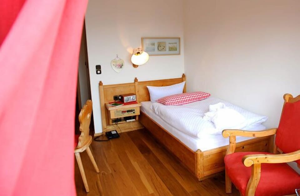 Single Room | Individually furnished, desk, blackout drapes, cribs/infant beds