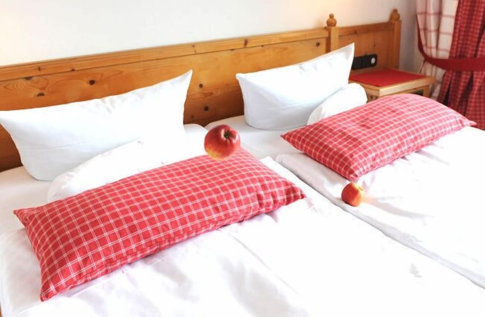 Double Room | Individually furnished, desk, blackout drapes, cribs/infant beds