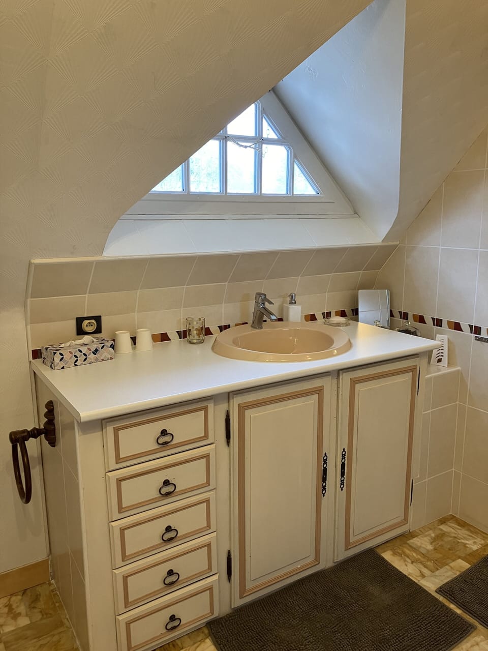 Double Room (Pinède) | Bathroom | Shower, free toiletries, hair dryer, towels