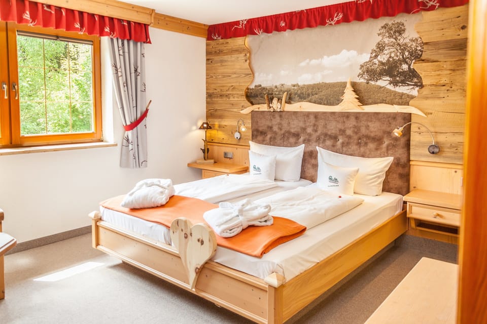 Double Room | In-room safe, individually decorated, laptop workspace, blackout drapes