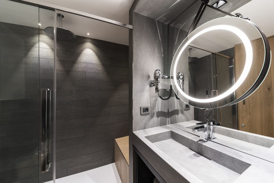 Design Suite | Premium bedding, down comforters, Select Comfort beds, minibar