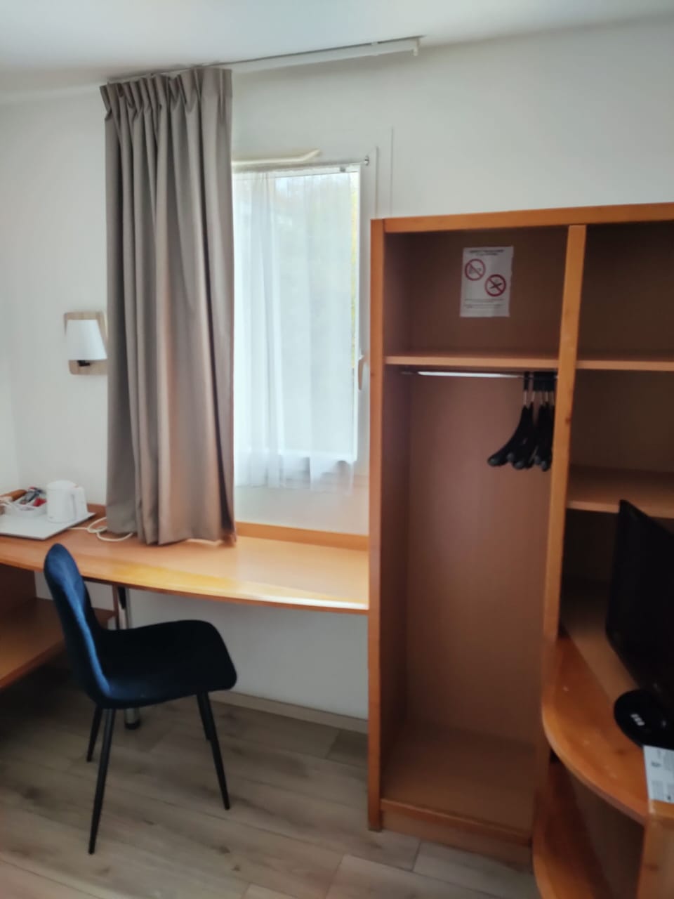 Desk, free WiFi, bed sheets, wheelchair access