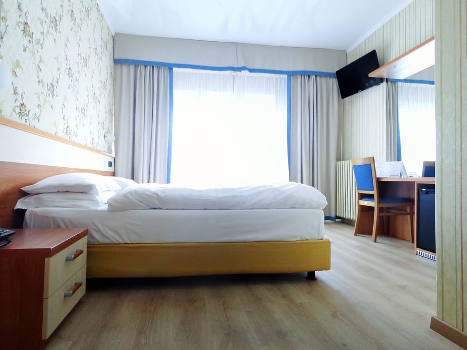 In-room safe, desk, free WiFi, bed sheets