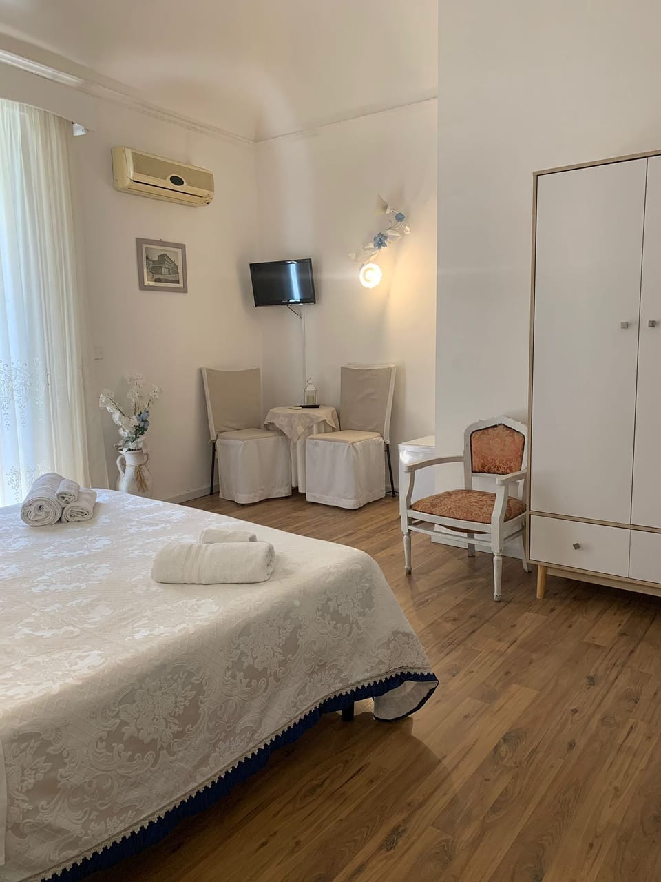 Basic Double Room, 1 Bedroom | Individually decorated, desk, iron/ironing board, rollaway beds
