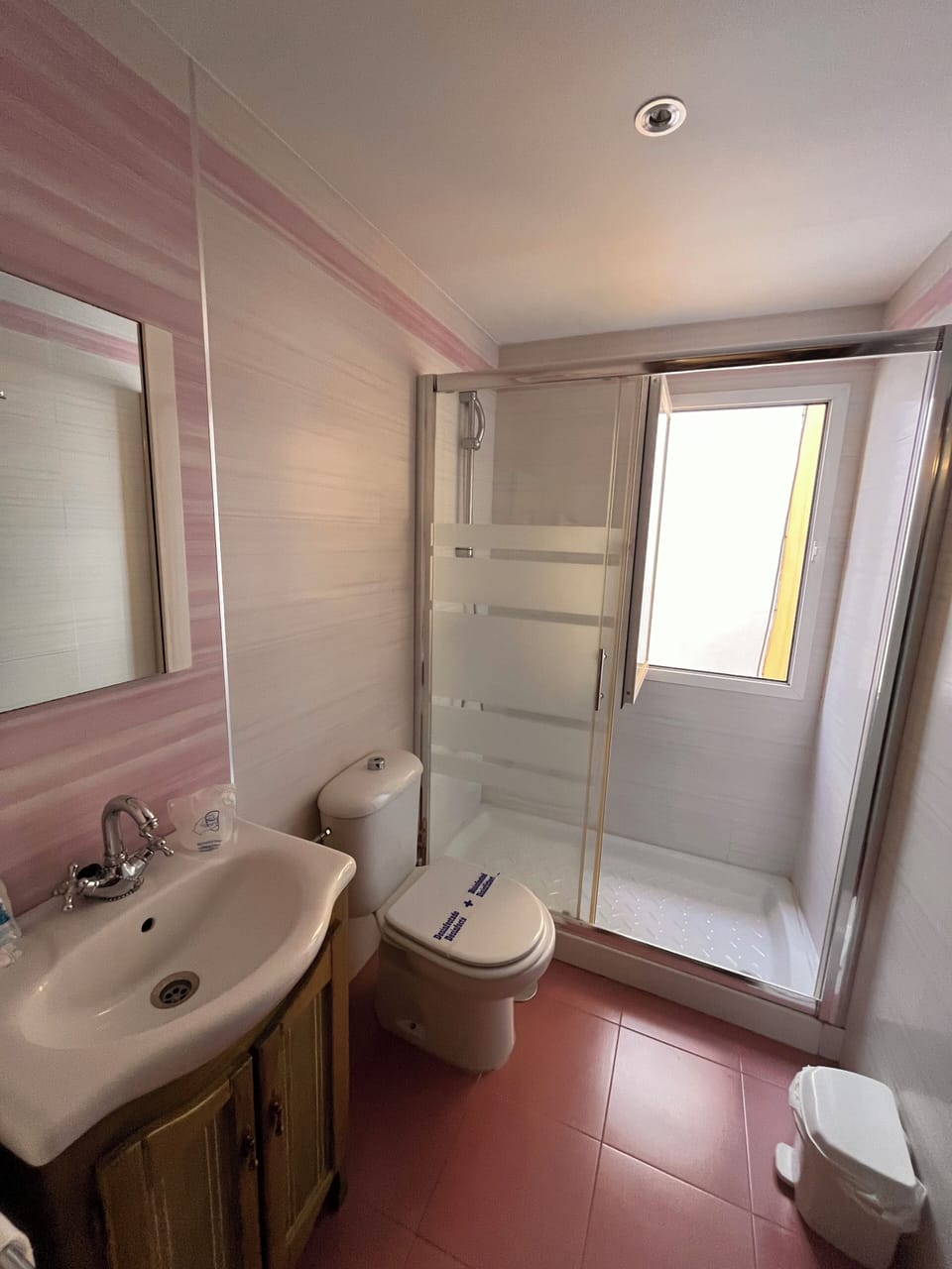 Triple Room | Bathroom | Hair dryer, towels