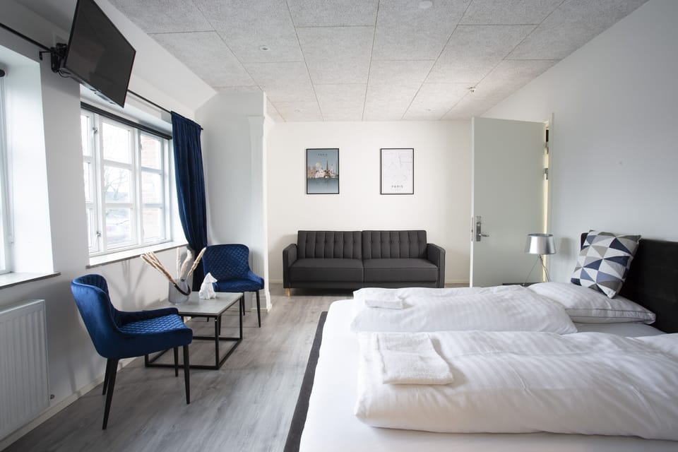 Deluxe Double Room | Free WiFi, bed sheets