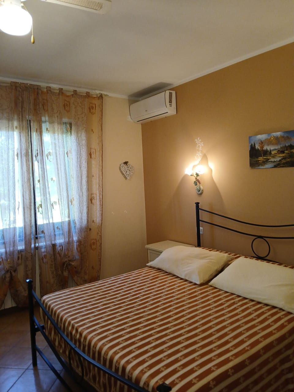 Double Room | In-room safe, desk, free WiFi