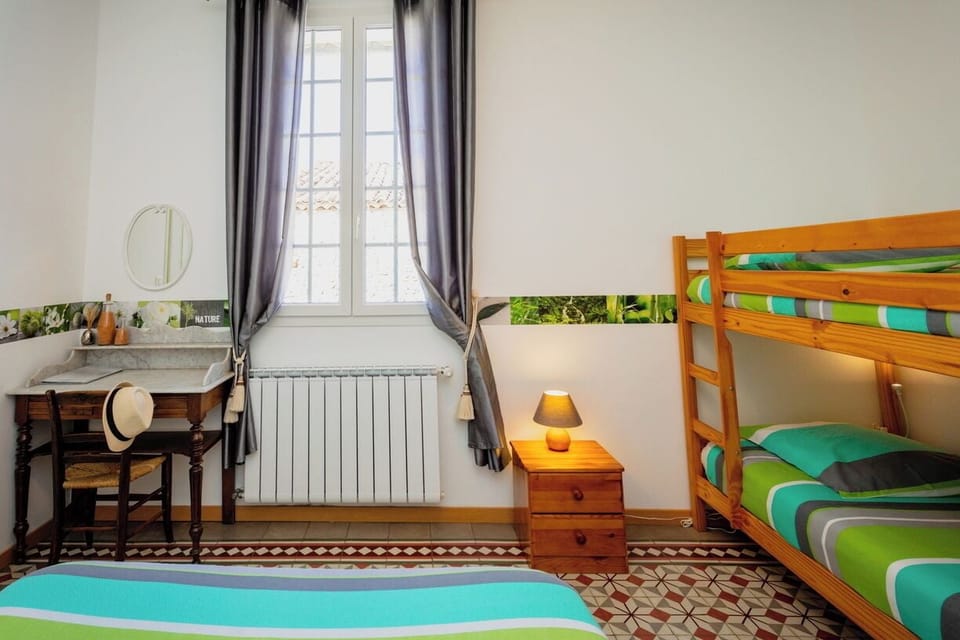 Triple Room | Pillowtop beds, iron/ironing board, free cribs/infant beds, WiFi
