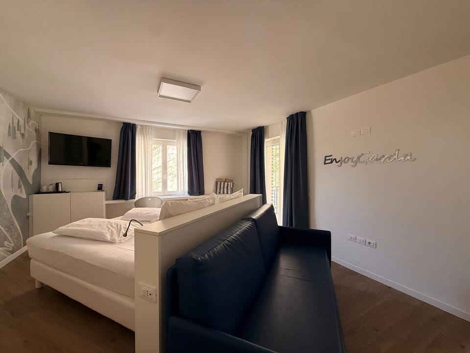 Deluxe Lake View with Terrace | Frette Italian sheets, premium bedding, minibar, in-room safe