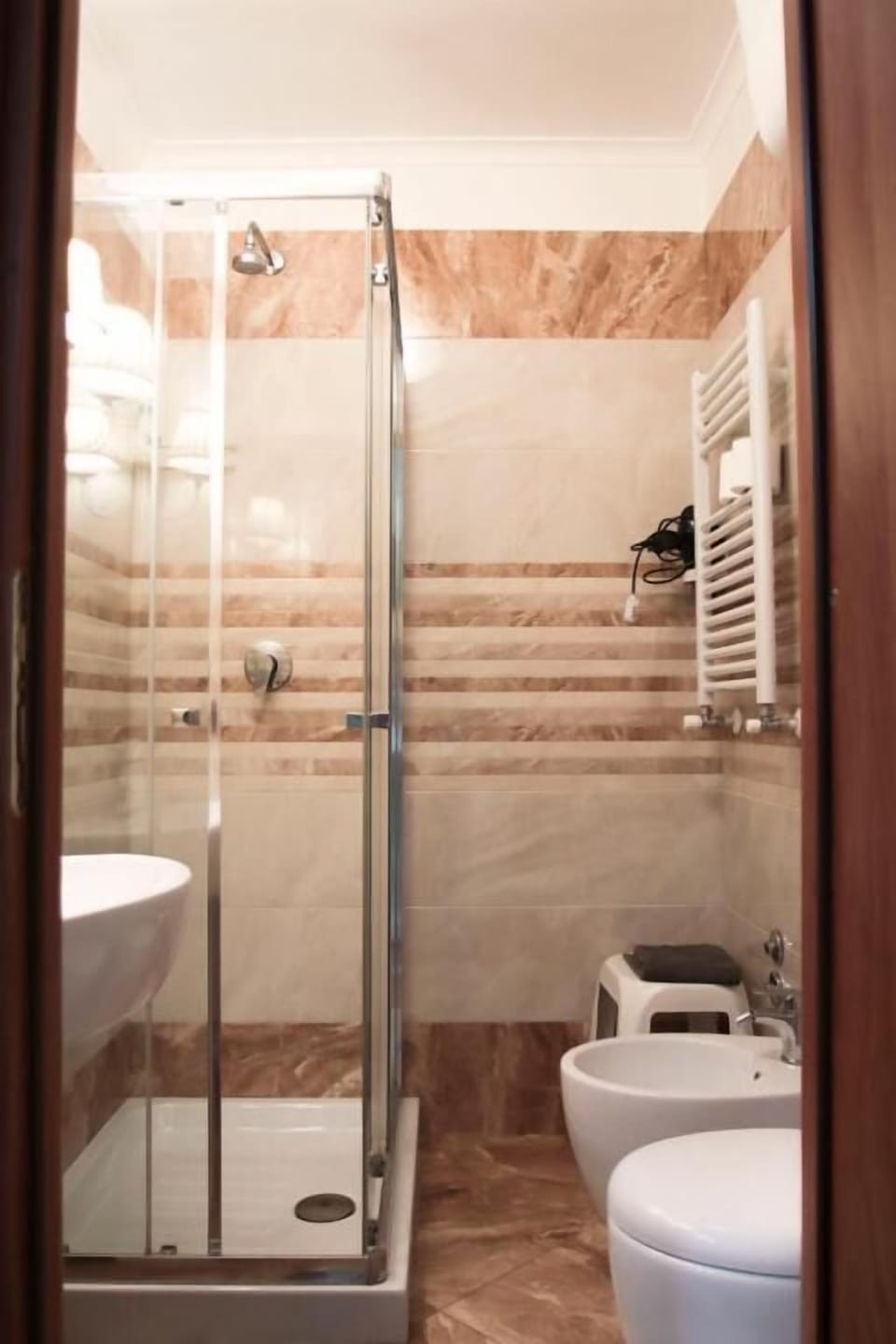 Single Room, Terrace | Bathroom | Shower, rainfall showerhead, hair dryer, bidet