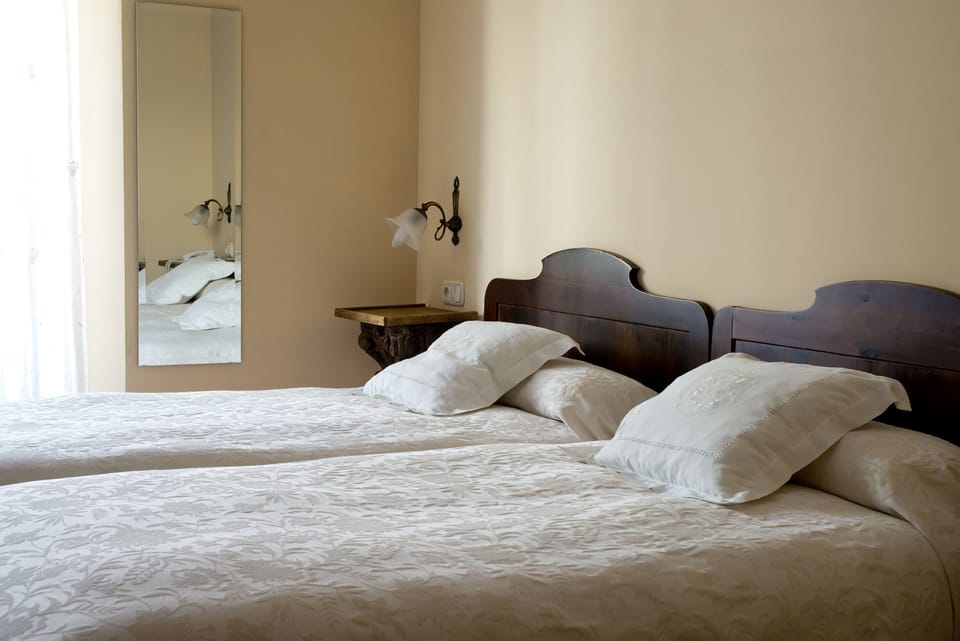 Double Room | Minibar, in-room safe, desk, rollaway beds
