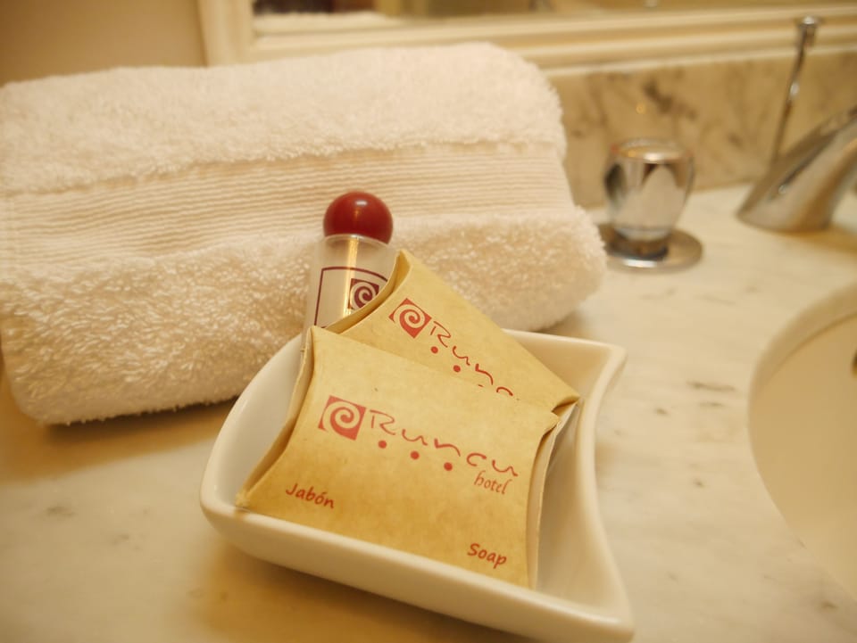 Standard Room, 1 Queen Bed | Bathroom | Shower, free toiletries, hair dryer, towels