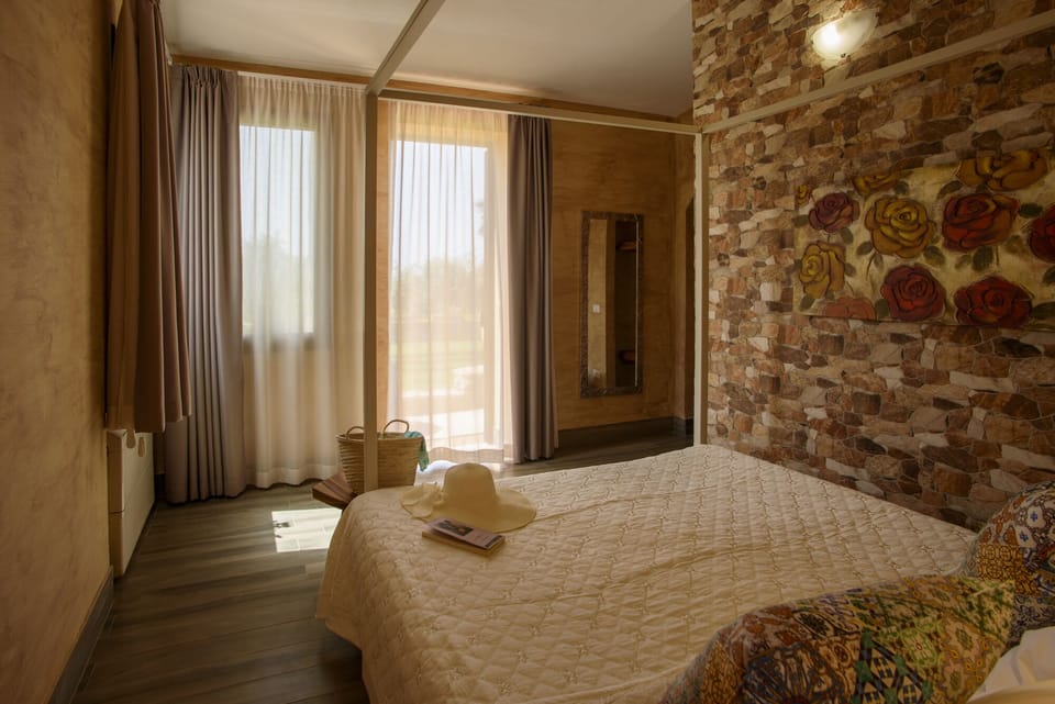 Family Room | Individually decorated, individually furnished, iron/ironing board, WiFi