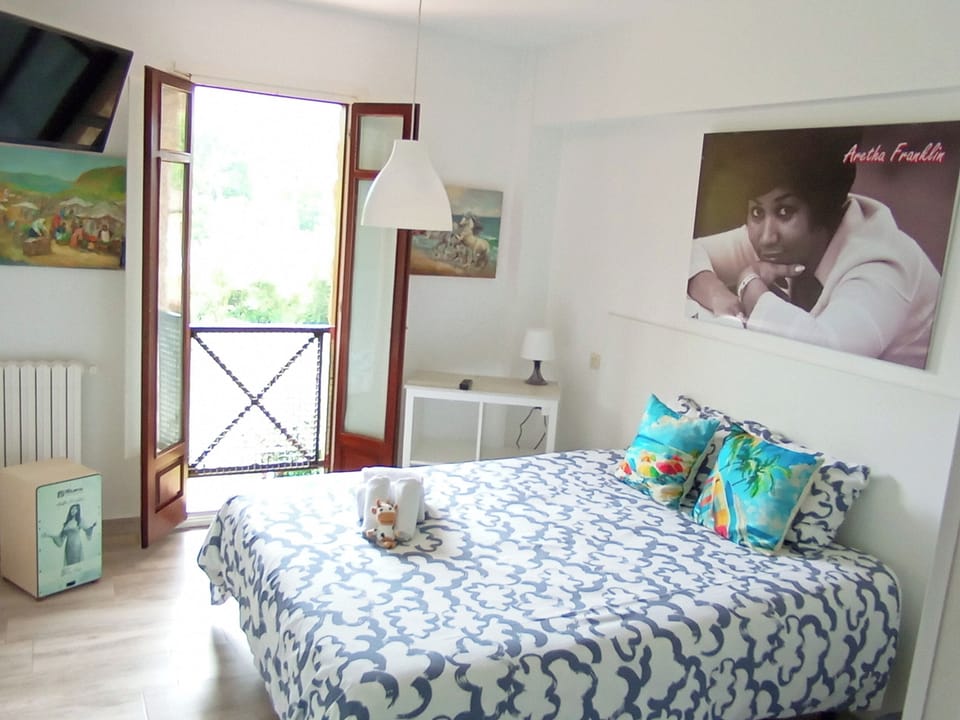 Basic Double Room | Free WiFi, bed sheets