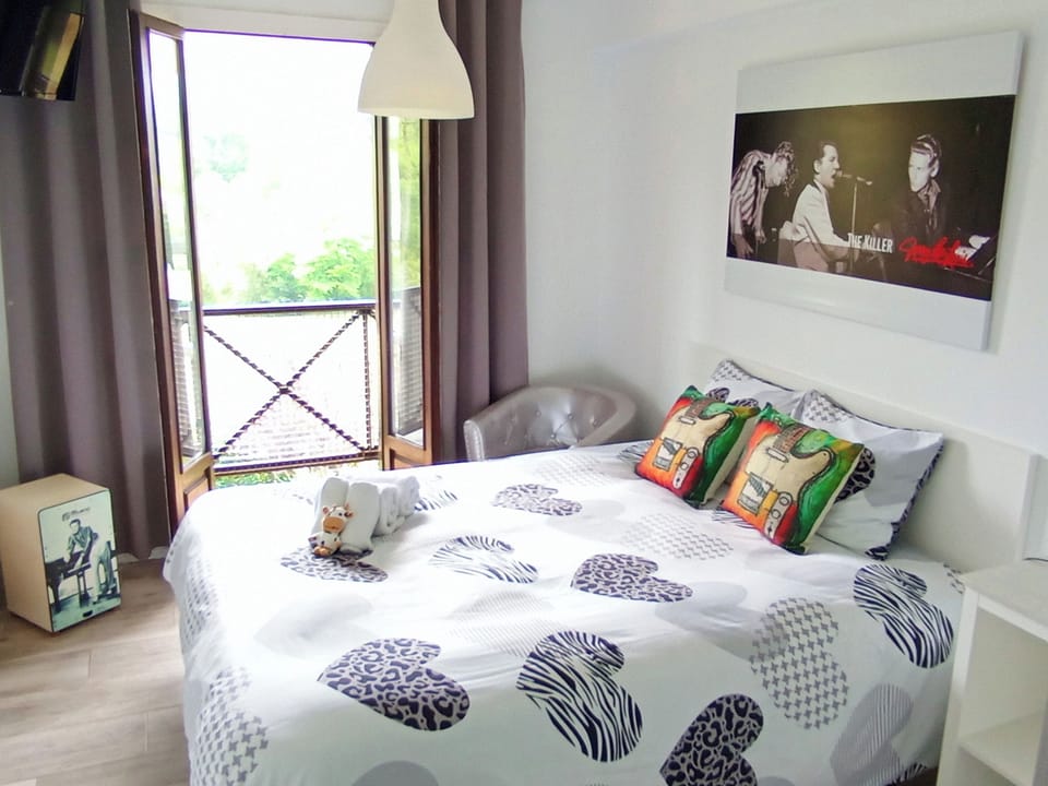 Basic Double Room | Free WiFi, bed sheets