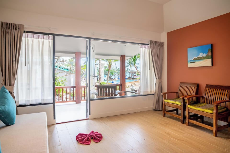 Pool View | In-room safe, WiFi (free), bed sheets