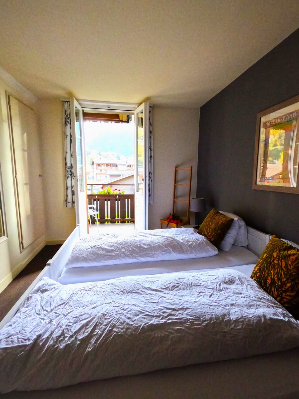 Classic Twin Room, 2 Twin Beds, Mountain View | Free WiFi, bed sheets
