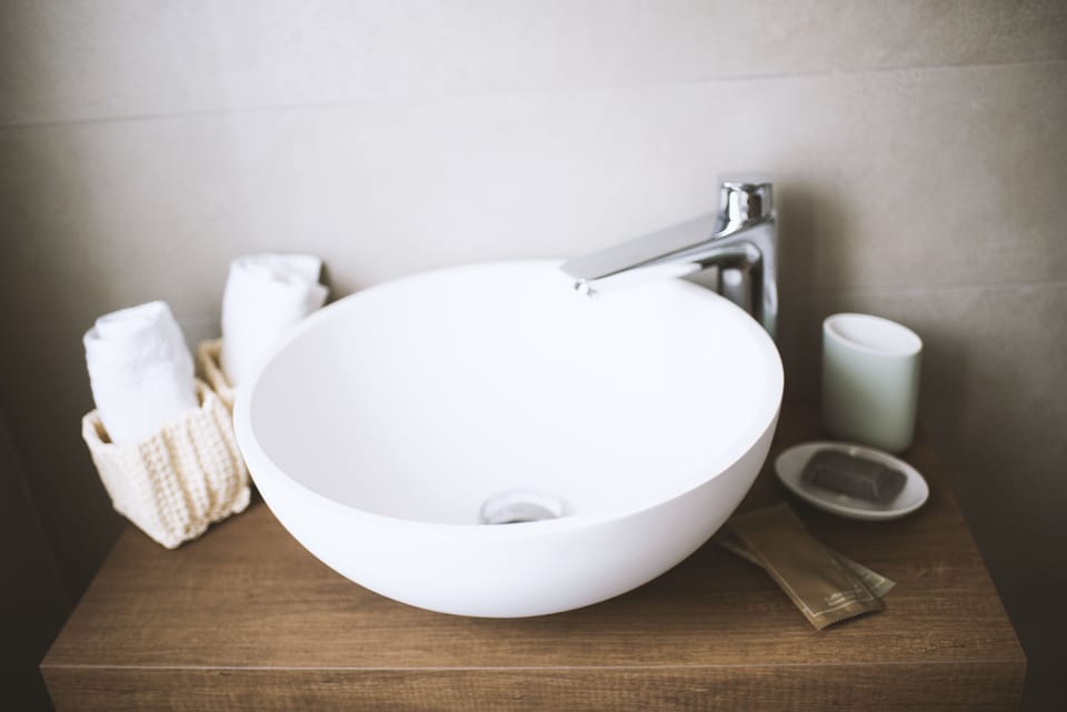Comfort Double or Twin Room | Bathroom | Shower, rainfall showerhead, free toiletries, slippers