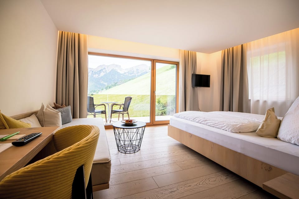 Exclusive Double Room | In-room safe, individually decorated, individually furnished, desk