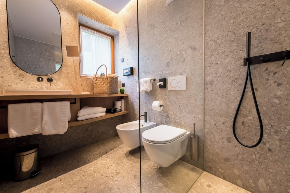 Classic Double Room | Bathroom | Shower, hair dryer, bathrobes, slippers