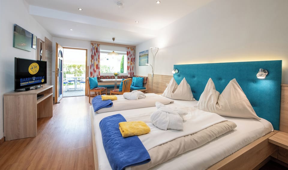 Classic Apartment, 2 Bedrooms (2-4) | Premium bedding, Select Comfort beds, in-room safe