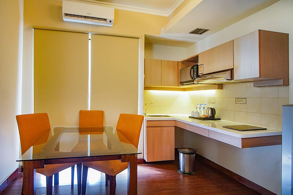 Previere Executive Twin Bed | Private kitchen