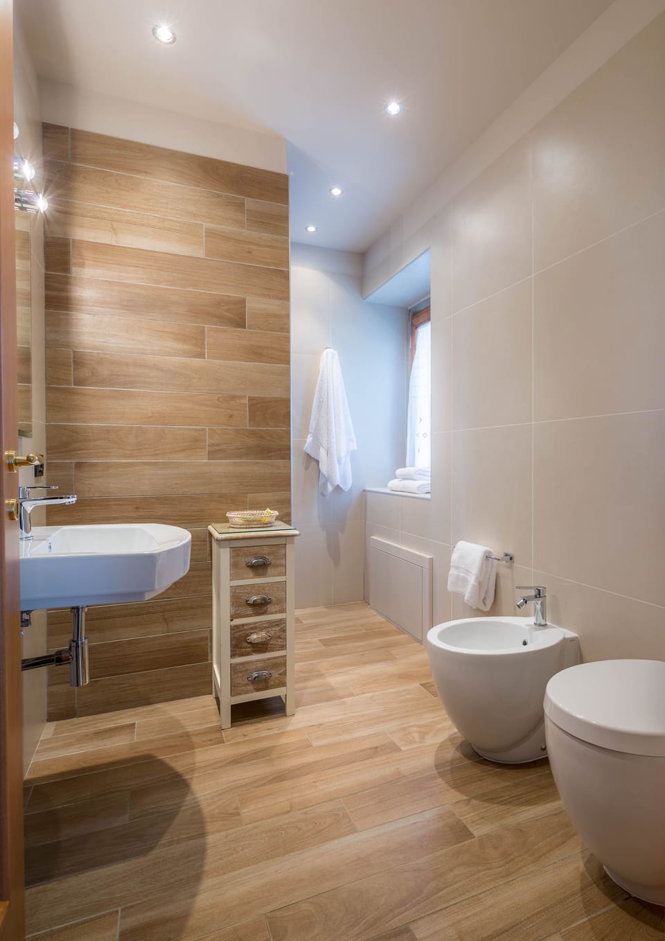 Double Room | Bathroom shower