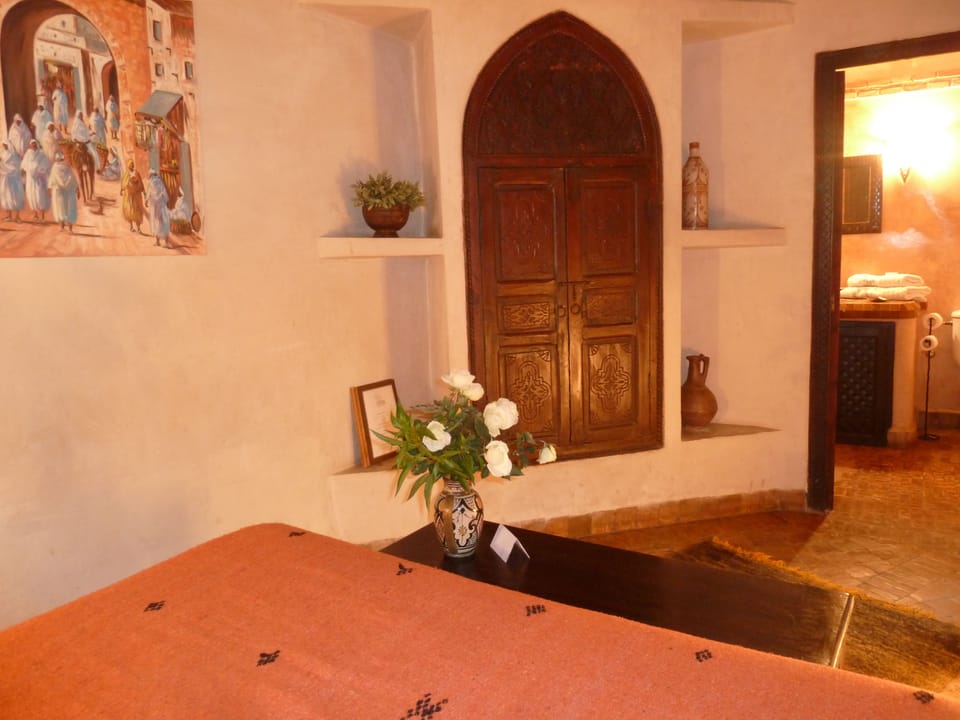 Double Room (Safran) | In-room safe, individually decorated, iron/ironing board, rollaway beds
