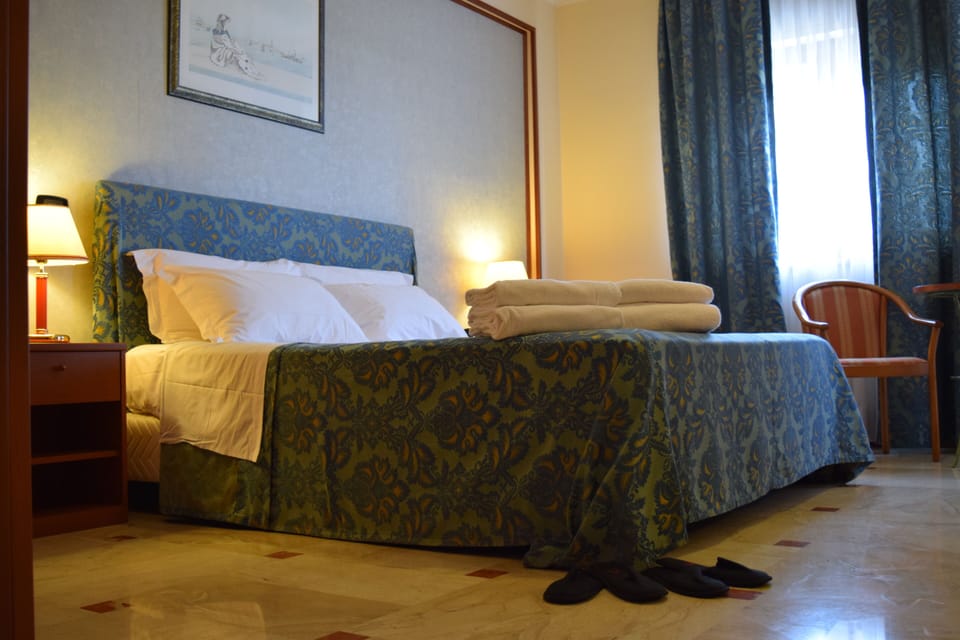 Double Room Single Use | Select Comfort beds, minibar, in-room safe, desk