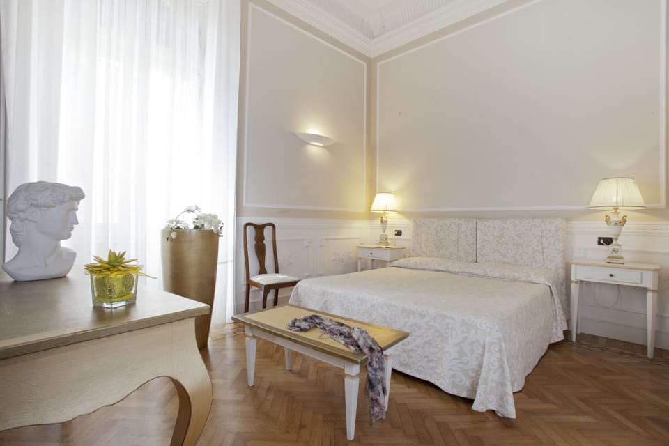 Deluxe Double Room | Hypo-allergenic bedding, individually decorated, individually furnished