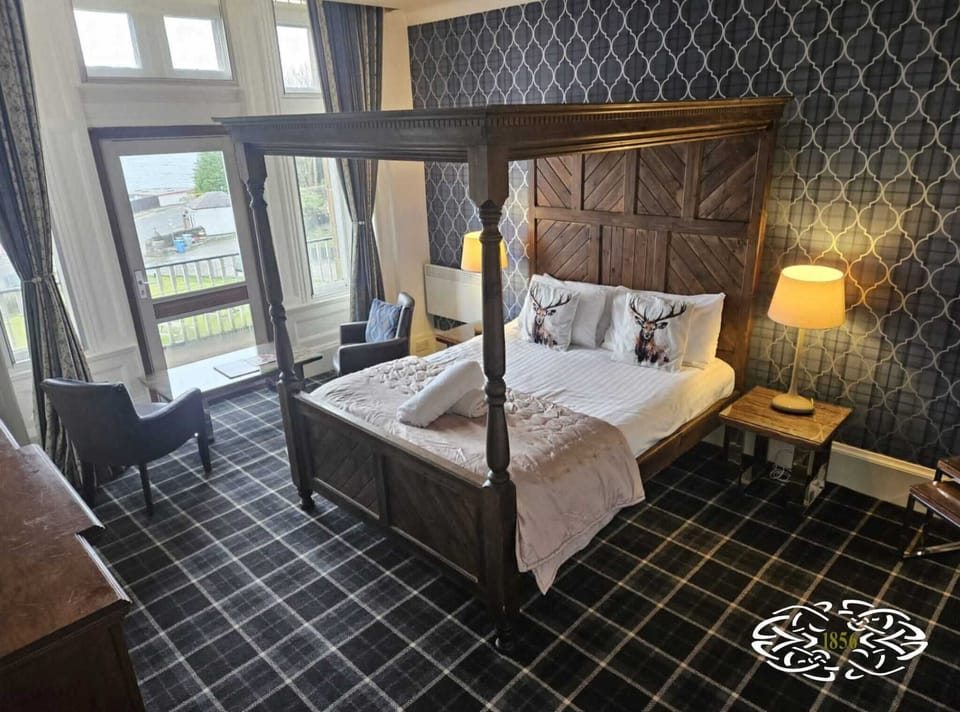 Standard Double Room, Sea View | Hypo-allergenic bedding, individually decorated, individually furnished