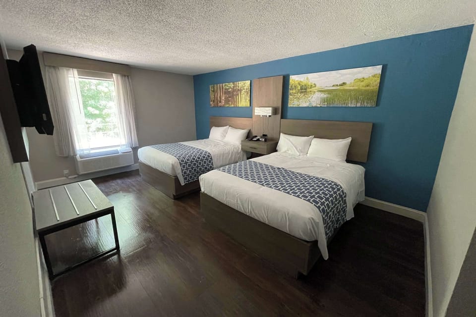 Egyptian cotton sheets, premium bedding, down comforters, pillowtop beds