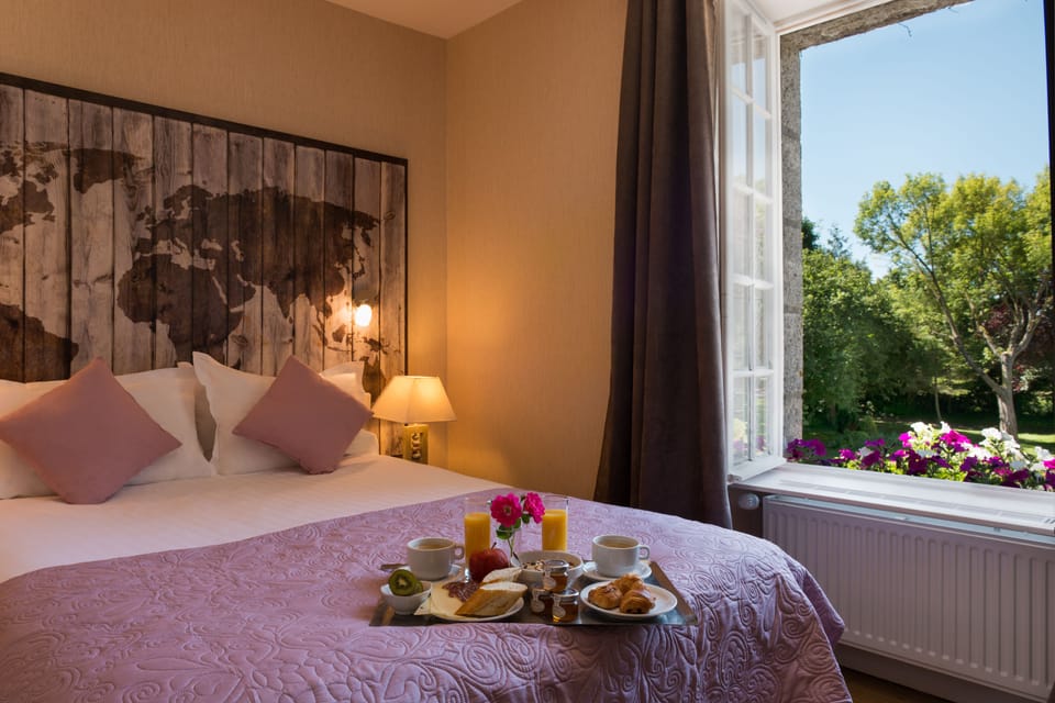 Premium bedding, Select Comfort beds, minibar, iron/ironing board
