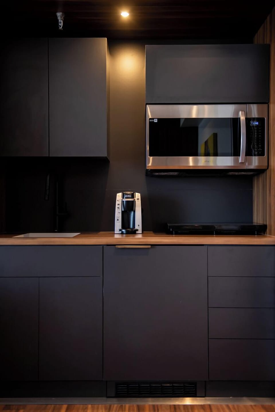 Superior Room, 2 Queen Beds, City View | Private kitchenette | Mini-fridge, microwave, stovetop, coffee/tea maker