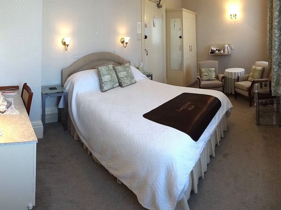Chudleigh Hotel Bed and Breakfast in Clacton-on-Sea