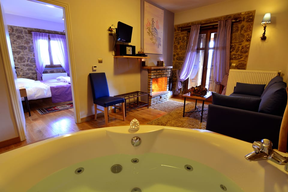 Suite, Hot Tub | Jetted tub