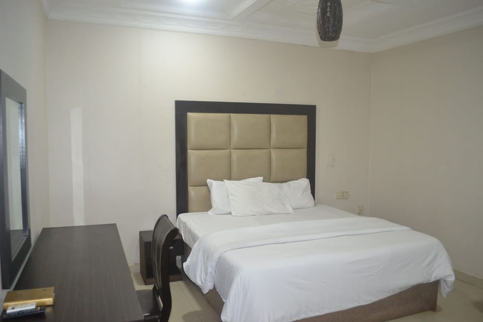 In-room safe, desk, laptop workspace, soundproofing