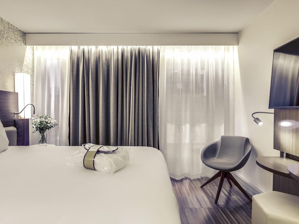 Privilege, Room, 1 Double Bed | Premium bedding, minibar, in-room safe, desk